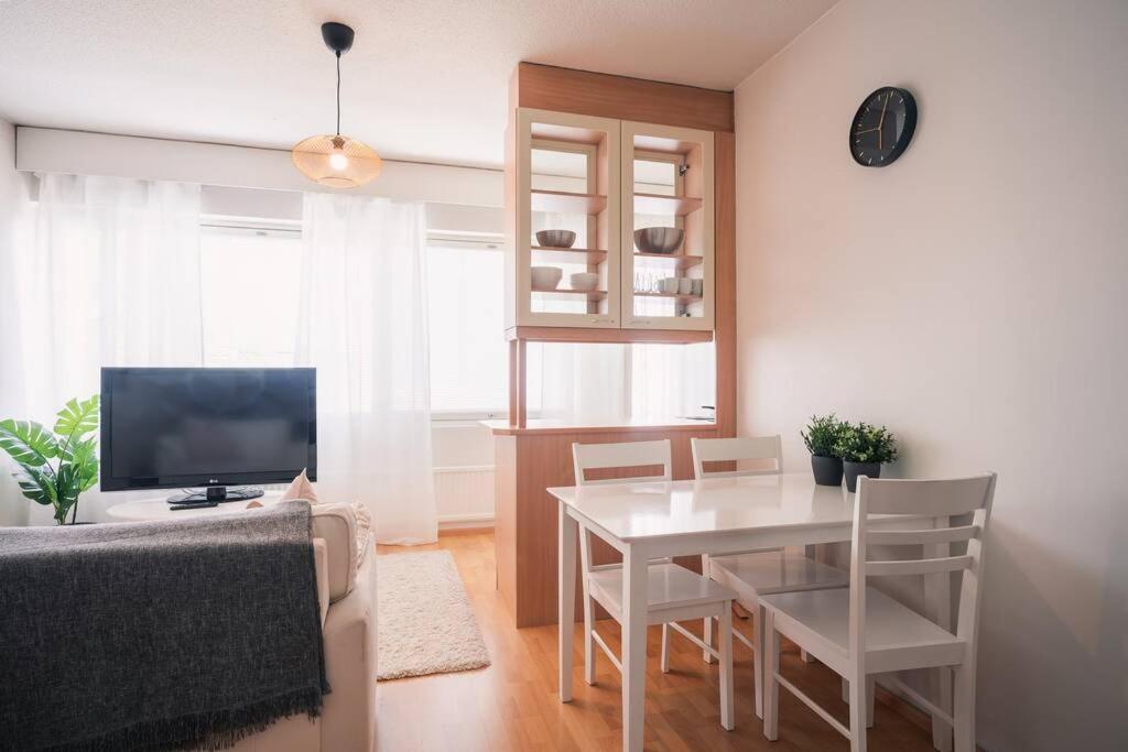 Ihana Huoneisto Aivan Keskustan Tuntumassa Turku Exterior photo